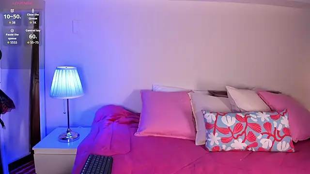 cuttie blondie online show from July 2026 11:45:01 AM