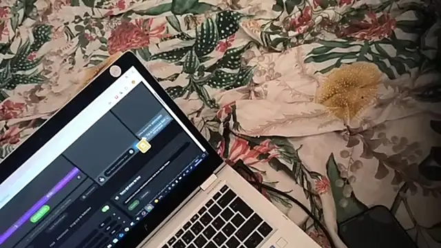 Snapshot of DanteYJuri chatting on April 2026 05:22:02 PM DanteYJuri online show from April 2026 05:22:02 PM