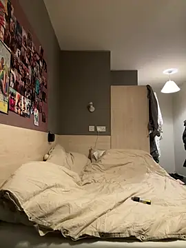 Halligirl online show from April 2026 08:23:02 AM