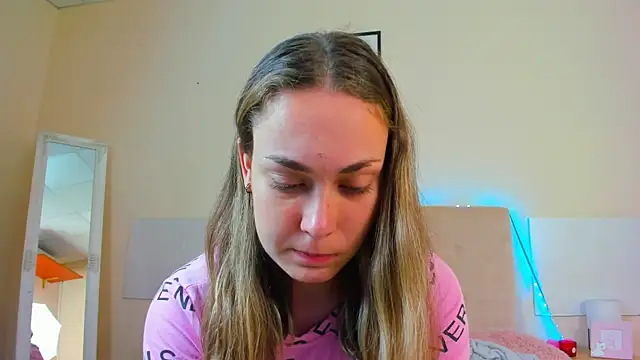 Snapshot of MelanieCuty chatting on July 2026 05:32:02 AM MelanieCuty online show from July 2026 05:32:02 AM