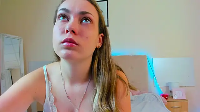 Snapshot of MelanieCuty chatting on July 2026 05:33:02 AM MelanieCuty online show from July 2026 05:33:02 AM