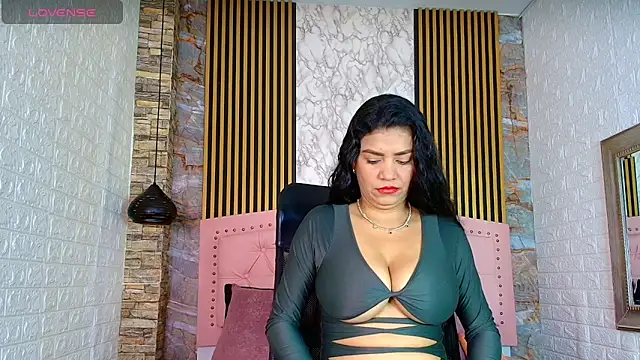Snapshot of AishaCambell_ chatting on May 2026 10:12:02 AM AishaCambell online show from May 2026 10:12:02 AM