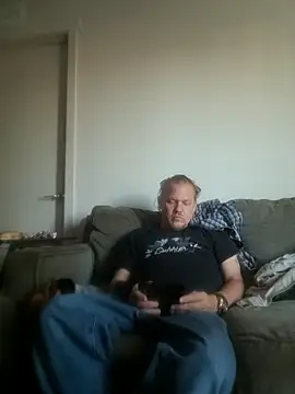 yourMasterisBored online show from April 2026 01:18:02 AM