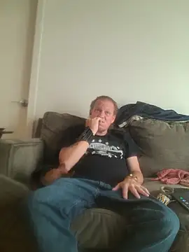 Snapshot of yourMasterisBored chatting on May 2026 02:01:02 PM yourMasterisBored online show from May 2026 02:01:02 PM