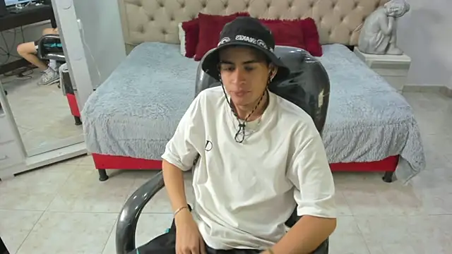 Snapshot of Cristoferr_10 chatting on March 2026 06:35:01 PM Cristoferr 10 online show from March 2026 06:35:01 PM