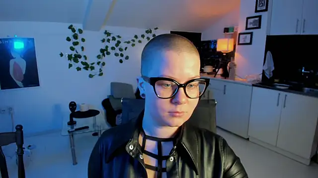VexaVeylish online show from April 2026 05:25:01 PM