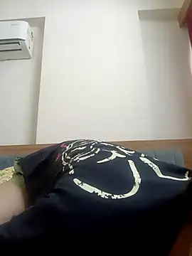 Hottymahi7 online show from April 2026 06:03:02 AM