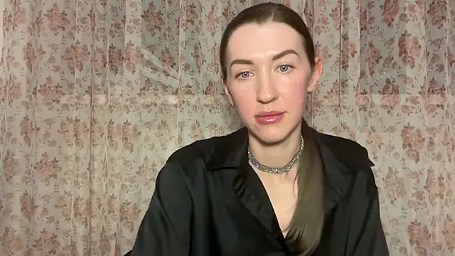 Julia182 online show from March 2026 07:17:01 PM