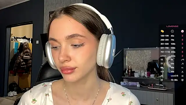 Veluxe online show from March 2026 03:12:02 PM