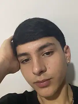 Andrew restrepoo online show from May 2026 08:38:02 PM