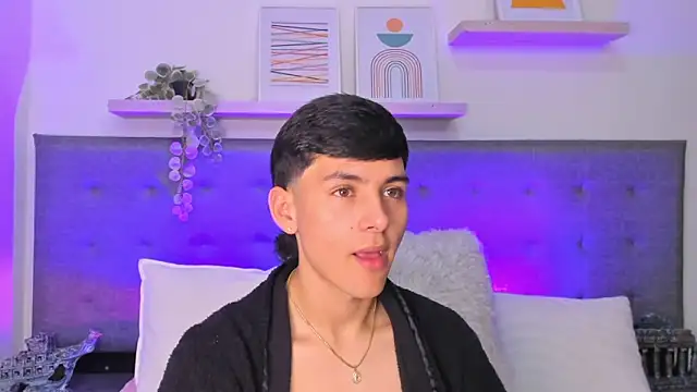 Andrew restrepoo online show from May 2026 03:53:02 PM