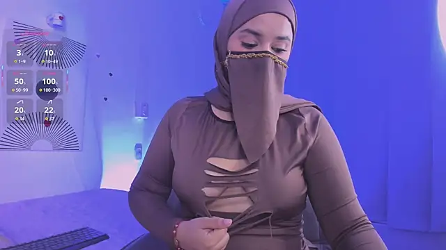 Snapshot of Aminaa_Kaarim chatting on July 2026 01:08:01 AM Aminaa Kaarim online show from July 2026 01:08:01 AM