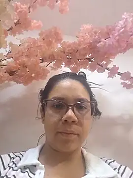 Snapshot of Aila_Phone chatting on May 2026 06:03:01 PM Aila Phone online show from May 2026 06:03:01 PM