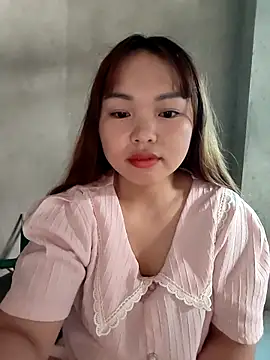 Snapshot of Mina_xYx chatting on May 2026 01:44:02 AM Mina xYx online show from May 2026 01:44:02 AM