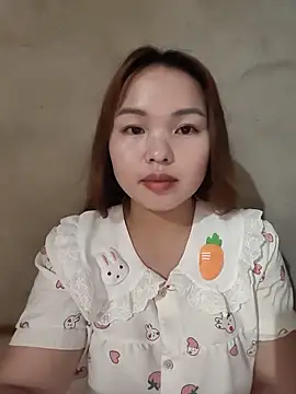 Snapshot of Mina_xYx chatting on May 2026 04:35:02 PM Mina xYx online show from May 2026 04:35:02 PM