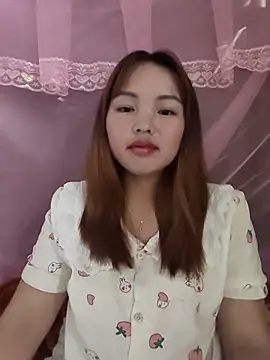 Snapshot of Mina_xYx chatting on June 2026 04:55:01 AM Mina xYx online show from June 2026 04:55:01 AM