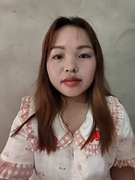 Snapshot of Mina_xYx chatting on June 2026 04:04:02 AM Mina xYx online show from June 2026 04:04:02 AM