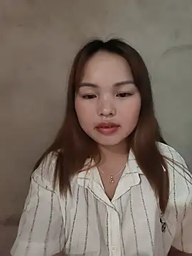 Snapshot of Mina_xYx chatting on June 2026 03:31:02 PM Mina xYx online show from June 2026 03:31:02 PM