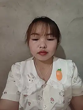 Snapshot of Mina_xYx chatting on June 2026 10:20:01 AM Mina xYx online show from June 2026 10:20:01 AM