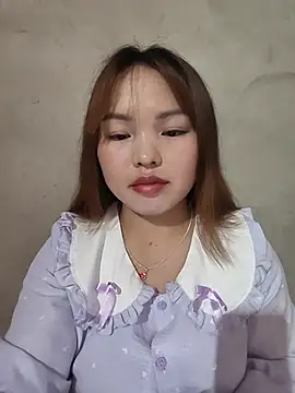 Snapshot of Mina_xYx chatting on June 2026 04:11:01 PM Mina xYx online show from June 2026 04:11:01 PM