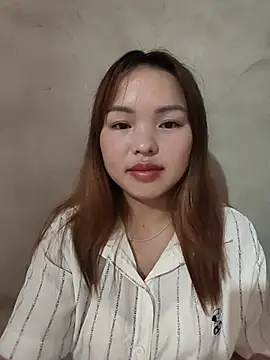 Snapshot of Mina_xYx chatting on June 2026 02:39:02 AM Mina xYx online show from June 2026 02:39:02 AM
