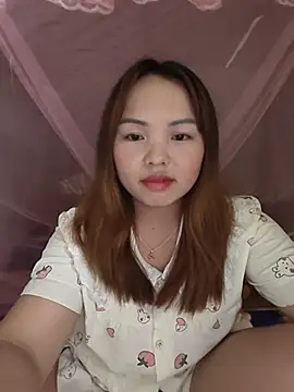 Snapshot of Mina_xYx chatting on June 2026 10:15:01 AM Mina xYx online show from June 2026 10:15:01 AM