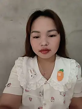 Snapshot of Mina_xYx chatting on July 2026 02:19:02 AM Mina xYx online show from July 2026 02:19:02 AM