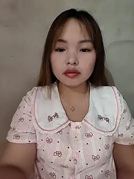 Snapshot of Mina_xYx chatting on July 2026 03:44:02 AM Mina xYx online show from July 2026 03:44:02 AM