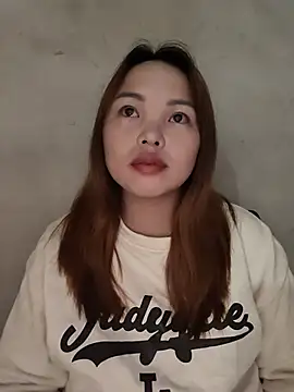 Snapshot of Mina_xYx chatting on July 2026 02:35:02 PM Mina xYx online show from July 2026 02:35:02 PM