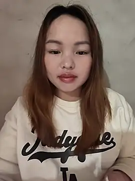 Snapshot of Mina_xYx chatting on July 2026 03:37:02 AM Mina xYx online show from July 2026 03:37:02 AM