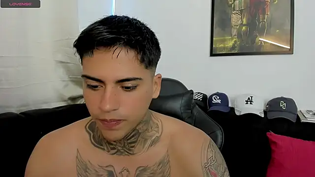 sweetlatinoboy online show from March 2026 02:54:01 PM