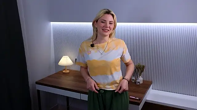 BeeKoci online show from March 2026 05:17:01 PM