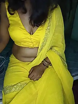 mayakapoor880 online show from June 2026 06:46:02 PM