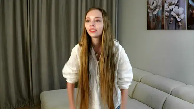 Snapshot of HermaFrain chatting on April 2026 08:39:02 PM HermaFrain online show from April 2026 08:39:02 PM