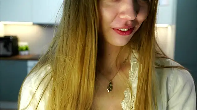 Snapshot of HermaFrain chatting on April 2026 08:14:01 PM HermaFrain online show from April 2026 08:14:01 PM