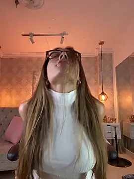 SERENAA   online show from May 2026 03:03:02 AM