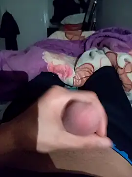 Snapshot of Diaaeddne chatting on March 2026 10:42:01 PM Diaaeddne online show from March 2026 10:42:01 PM