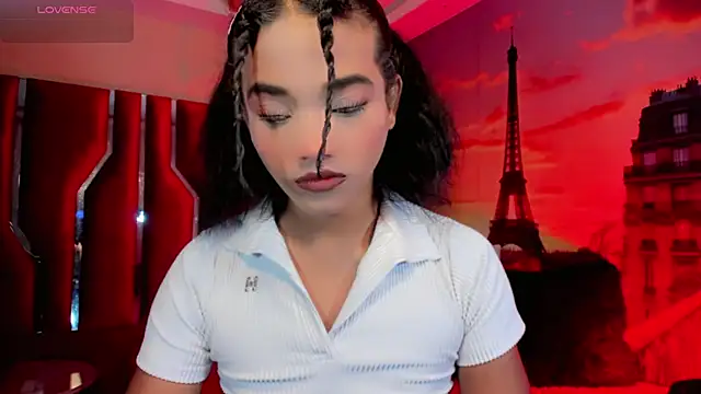 Paola Delfino online show from May 2026 11:19:01 AM