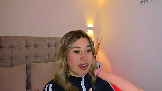 Amber Palmer online show from April 2026 01:42:02 AM