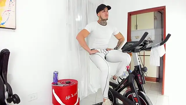 AndresXm  online show from March 2026 12:37:01 AM