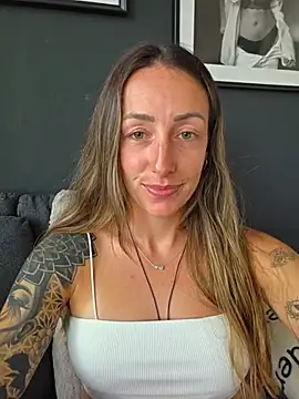 NicoleKaiser online show from May 2026 04:03:02 PM