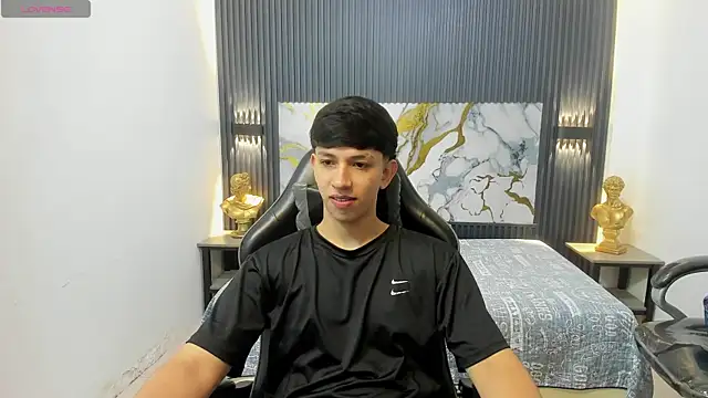 AdrianFranko online show from May 2026 01:17:02 PM