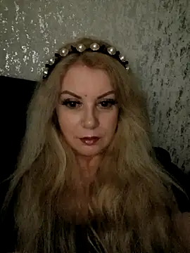 Snapshot of FionaCage chatting on March 2026 06:33:01 PM FionaCage online show from March 2026 06:33:01 PM