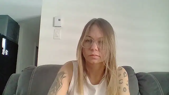 Couple qc online show from March 2026 06:00:01 PM