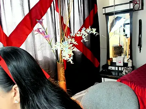 Snapshot of PenelopeSuency chatting on April 2026 01:50:02 PM PenelopeSuency online show from April 2026 01:50:02 PM