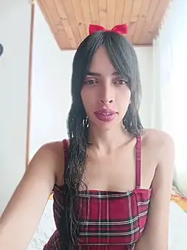 DolceLucie online show from March 2026 07:19:02 PM