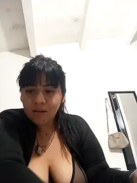 Luna sexybigtits online show from March 2026 07:52:01 PM