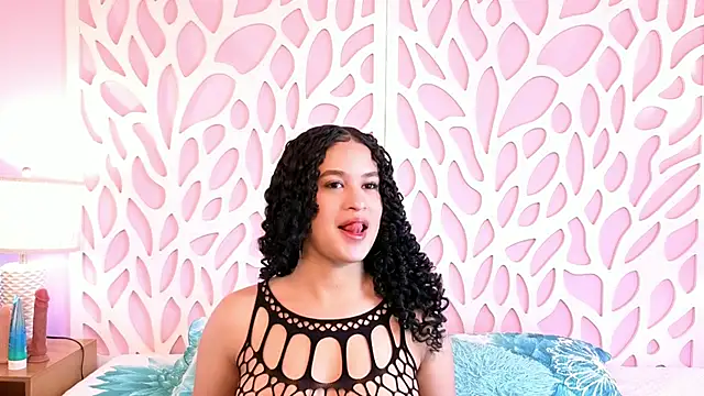 VelaskaJones online show from May 2026 11:28:02 AM