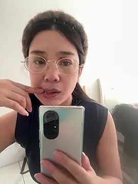 caomeibobo online show from March 2026 06:19:01 AM