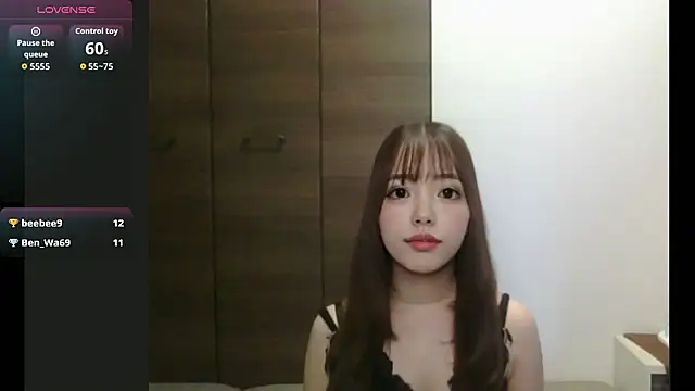 Snapshot of ena_01 chatting on April 2026 04:33:02 AM ena 01 online show from April 2026 04:33:02 AM